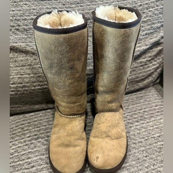 Please see pics for signs of wear! - Picture 1 of 6